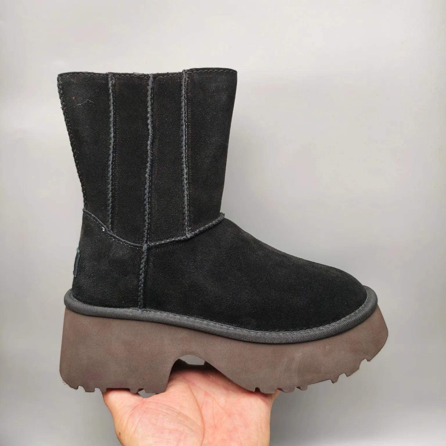 💰600 UGG sheepskin all-in-one snow boots 8313 Thick sole wedge casual women's boots Color: maroon black walnut Matching size: 35-40